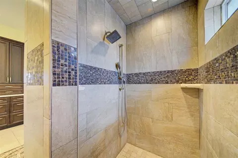 Bath - 7333 Royal Oak Dr, Spring Hill, FL 34607 photo 9 of 9