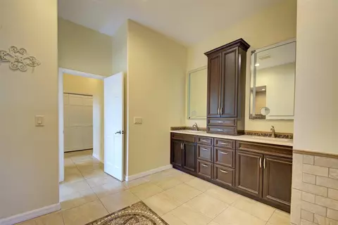 Bath - 7333 Royal Oak Dr, Spring Hill, FL 34607 photo 8 of 9