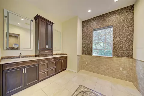 Bath - 7333 Royal Oak Dr, Spring Hill, FL 34607 photo 2 of 9