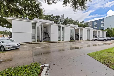 3803 N Oak Dr #B21, Tampa, FL 33611