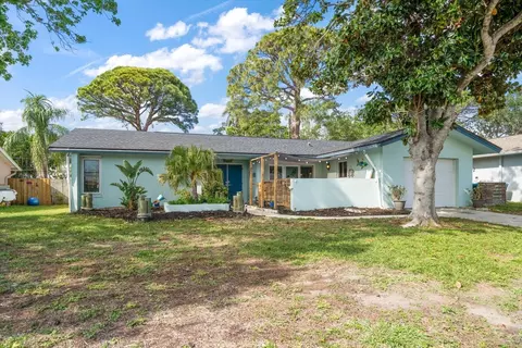 14199 82nd Ave, Seminole, FL 33776