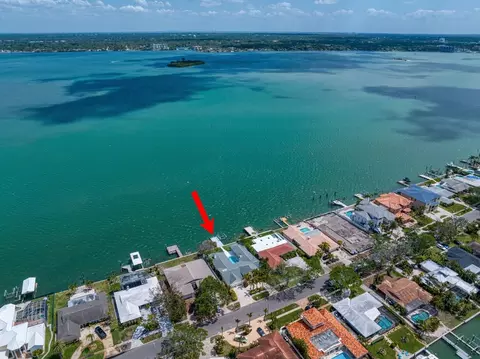 769 Harbor Is, Clearwater Beach, FL 33767
