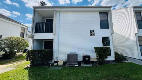 631 Haven Pl, Tarpon Springs, FL 34689