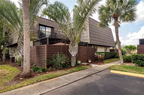 15344 E Pond Woods Dr, Tampa, FL 33618