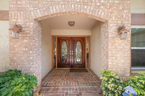 4868 Lake Valencia Blvd E, Palm Harbor, FL 34684