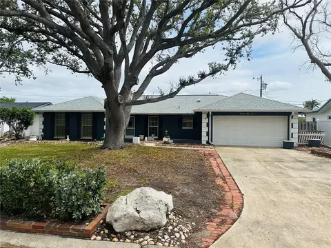 1957 Dolphin Blvd S, Saint Petersburg, FL 33707
