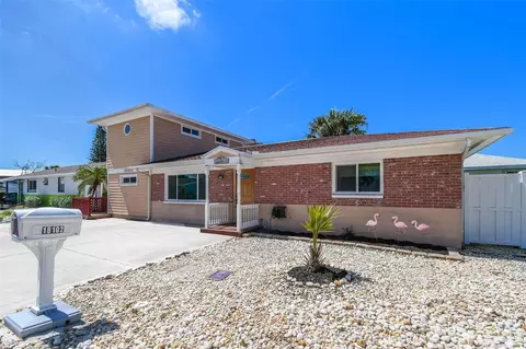 18102 2nd St E, Redington Shores, FL 33708