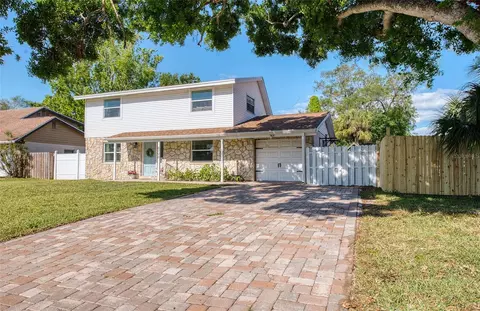 8798 94th St, Seminole, FL 33777