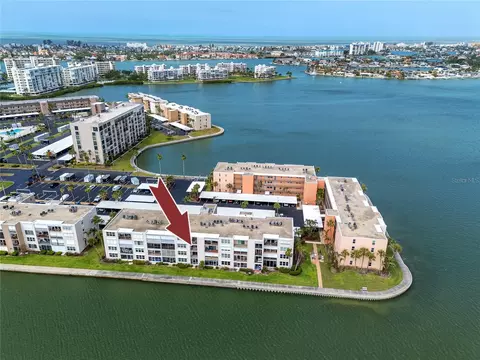 7645 Sun Island Dr S #304, South Pasadena, FL 33707