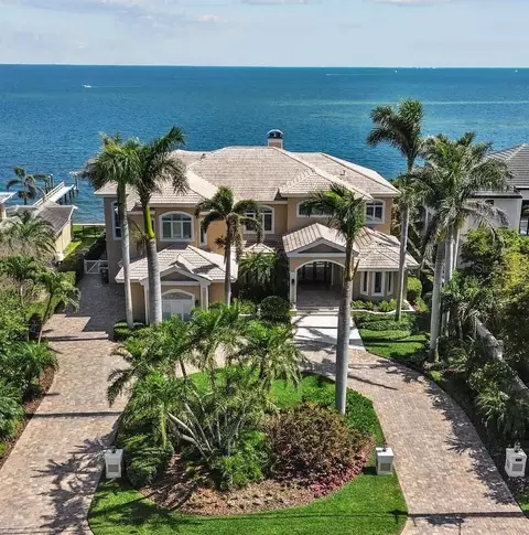 1737 Brightwaters Blvd NE, Saint Petersburg, FL 33704
