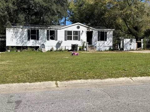 2310 Buckingham Rd, Pensacola, FL 32526