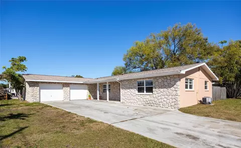 10905 126th Ave, Largo, FL 33778