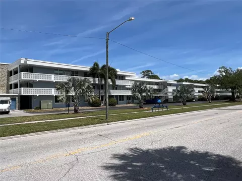 4715 Bay St NE #235, Saint Petersburg, FL 33703