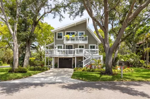 12893 Poinsettia Ave, Seminole, FL 33776