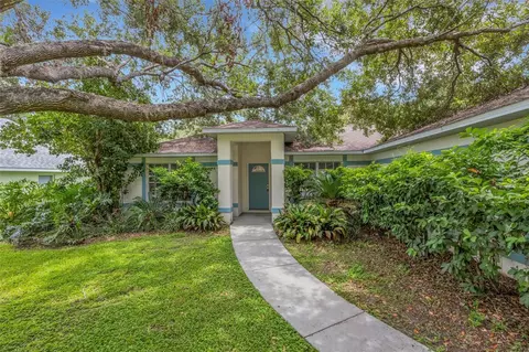 6434 Laurelwood Dr, Zephyrhills, FL 33542