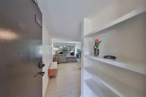 880 S Village Dr N #202, Saint Petersburg, FL 33716