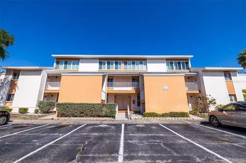 9975 7th Way N #102, Saint Petersburg, FL 33702