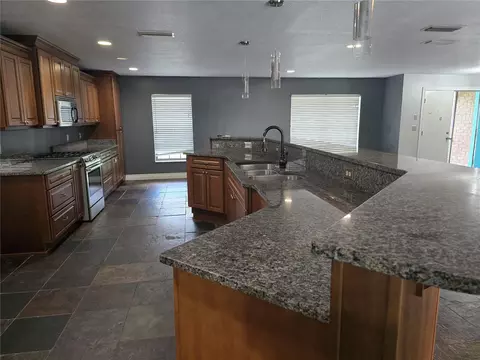 Kitchen - 4506 SE 7th Pl, Ocala, FL 34471 photo 2 of 5
