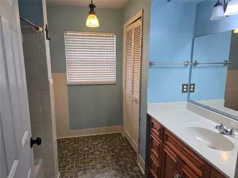 Bath - 4506 SE 7th Pl, Ocala, FL 34471 photo 6 of 6