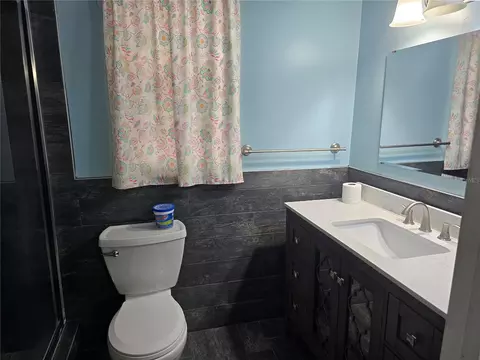 Bath - 4506 SE 7th Pl, Ocala, FL 34471 photo 3 of 6