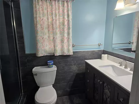 Bath - 4506 SE 7th Pl, Ocala, FL 34471 photo 4 of 6