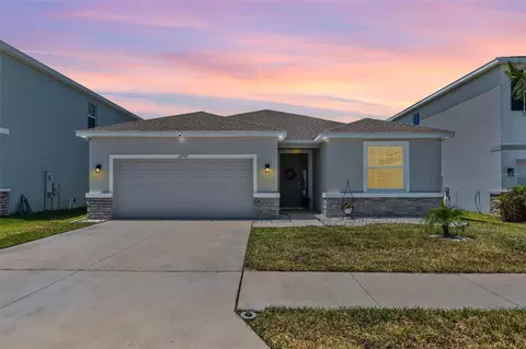 13757 Wineberry Dr, Dade City, FL 33525