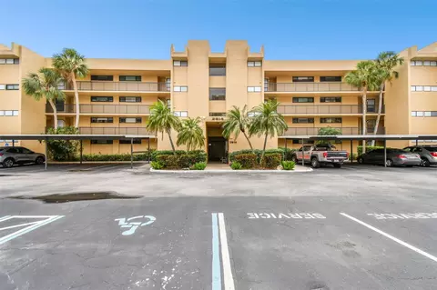 2614 Cove Cay Dr #207, Clearwater, FL 33760