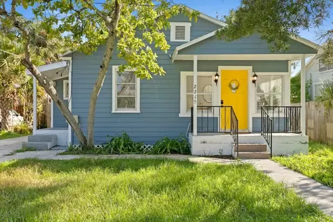 2215 Thrace St, Tampa, FL 33605
