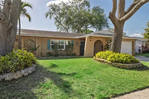 8350 Monarch Cir, Seminole, FL 33772