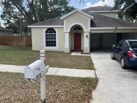 715 Grand Canyon Dr, Valrico, FL 33594