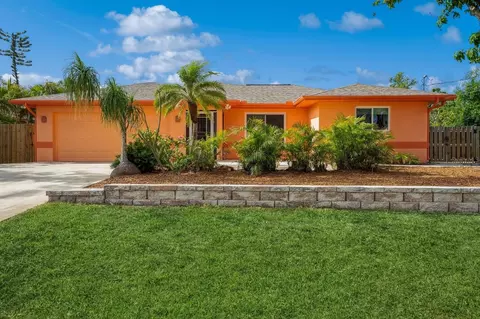 413 Blackburn Rd, Nokomis, FL 34275