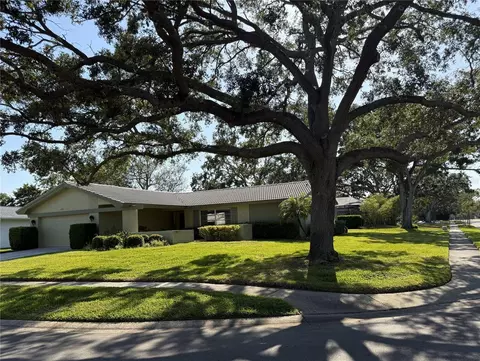 2722 Woodview Ct, Clearwater, FL 33761