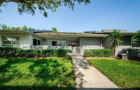 70 Ashley Ln, Oldsmar, FL 34677
