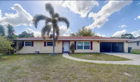 4621 Queens Point Dr, Lakeland, FL 33813