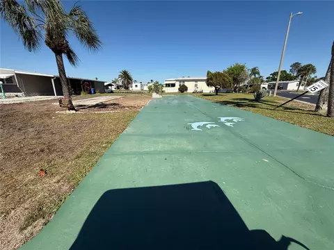 101 E Saint Lucia Loop, Apollo Beach, FL 33572 photo 2