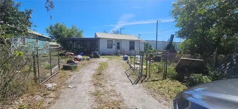 702 Whitehurst Rd, Plant City, FL 33563
