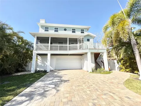 16204 3rd St E, Redington Beach, FL 33708