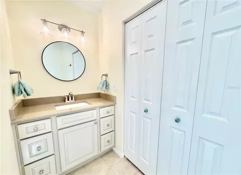 Bath - 16204 3rd St E, Redington Beach, FL 33708 photo 3 of 9