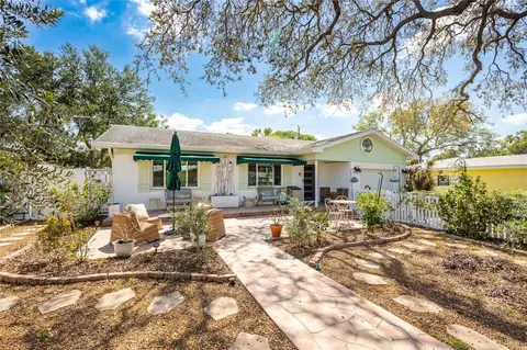 903 Emerson Dr, Dunedin, FL 34698
