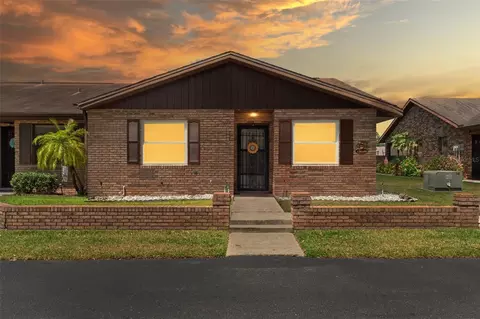 606 Lake Carolyn Cir, Lakeland, FL 33813