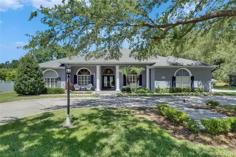 1806 Chickasaw Trl, Valrico, FL 33596