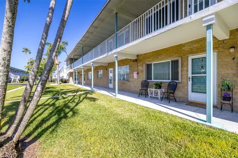 5247 81st St N #4, Saint Petersburg, FL 33709