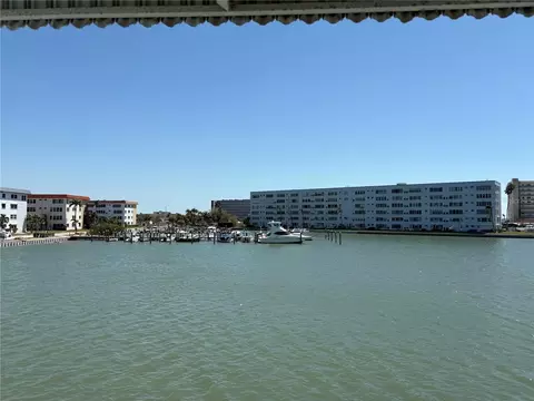 5940 30th Ave S #206, Gulfport, FL 33707