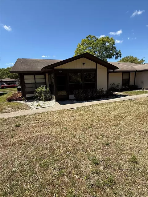 4556 Blossom Blvd #B, Zephyrhills, FL 33542