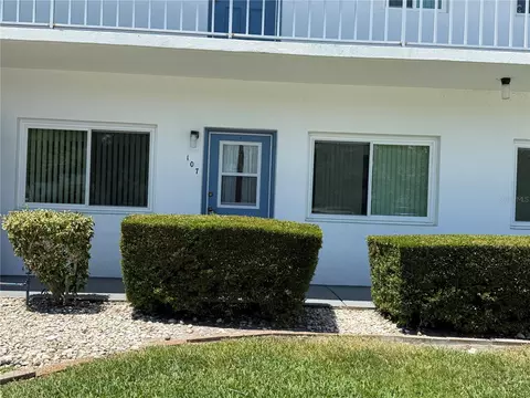 8080 112th St #107, Seminole, FL 33772