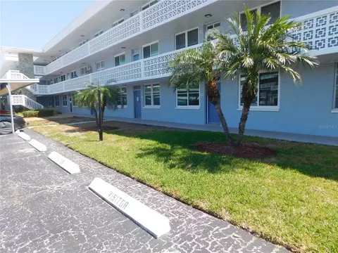 4715 Bay St NE #119, Saint Petersburg, FL 33703