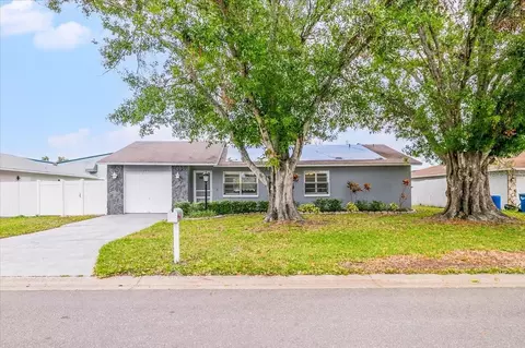 7111 13th St E, Sarasota, FL 34243