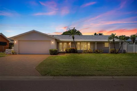 4433 38th Way S, Saint Petersburg, FL 33711