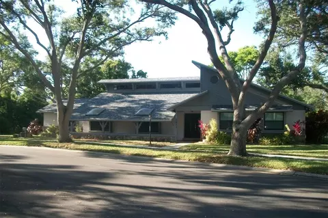 7033 123rd St, Seminole, FL 33772