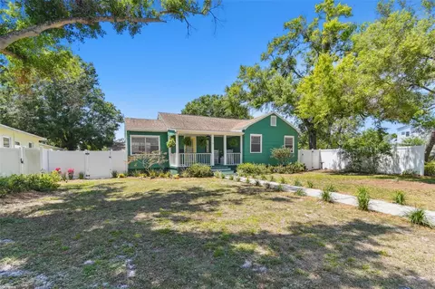 1046 Yale St N, Saint Petersburg, FL 33713